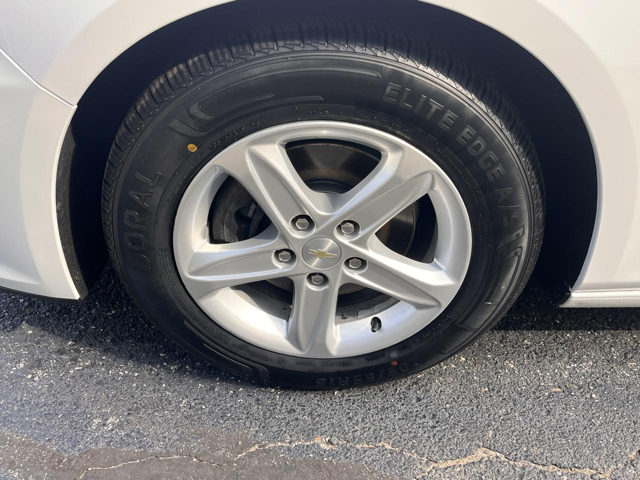 Chevrolet Malibu 4dr Sdn LS w/1FL 2020