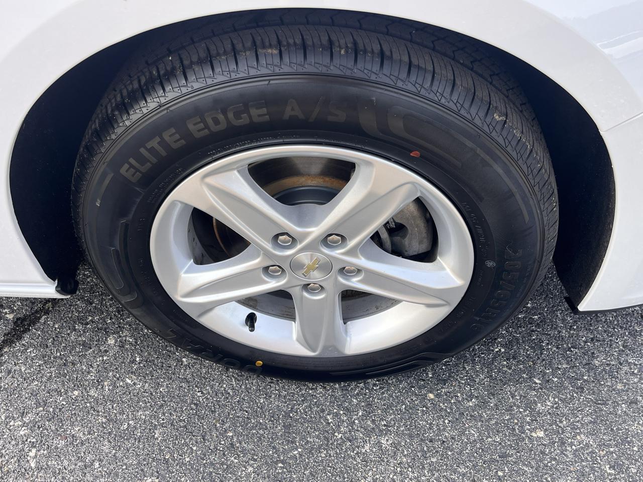 Chevrolet Malibu 4dr Sdn LS w/1FL 2020