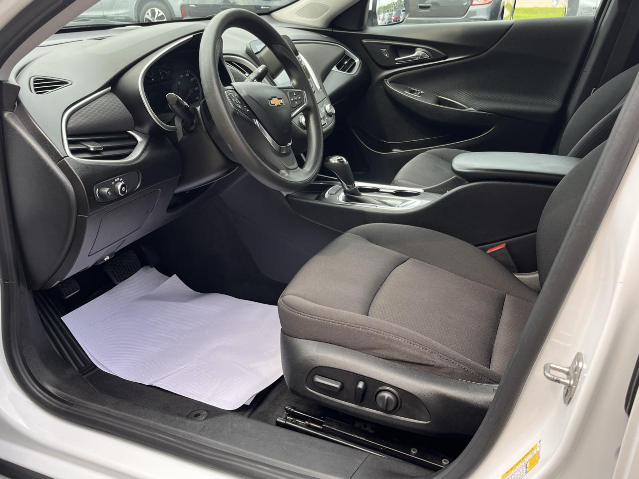 Chevrolet Malibu 4dr Sdn LS w/1FL 2020