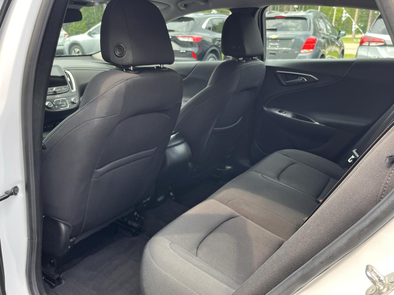 Chevrolet Malibu 4dr Sdn LS w/1FL 2020