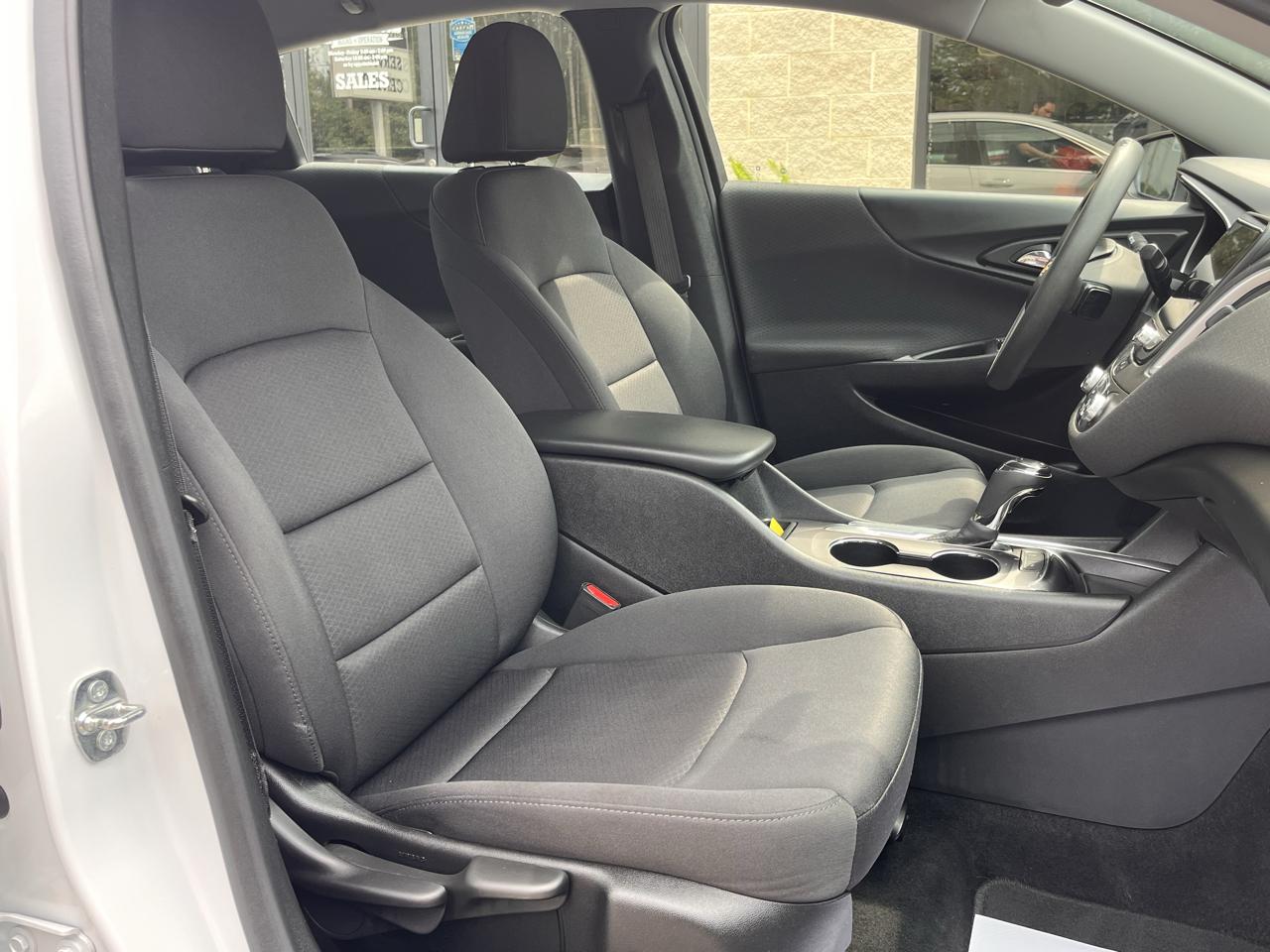Chevrolet Malibu 4dr Sdn LS w/1FL 2020