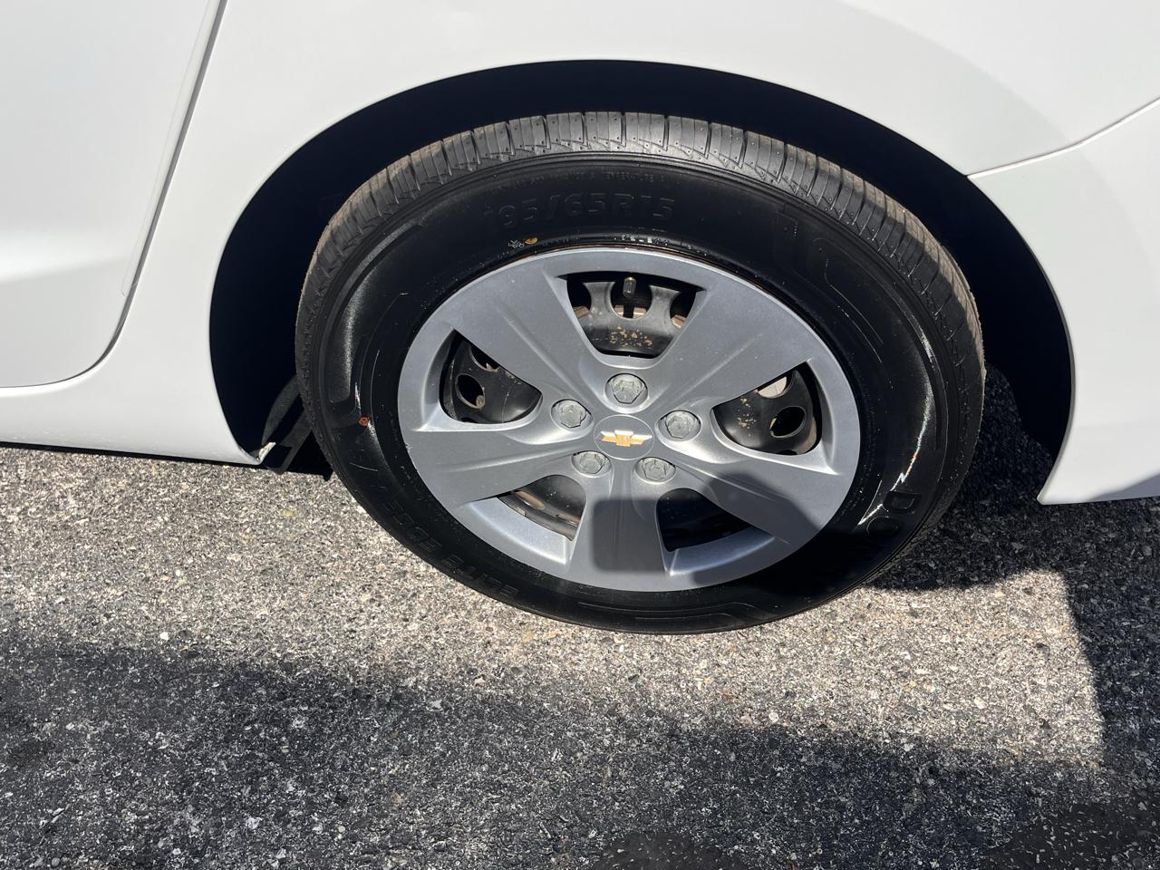 Chevrolet Cruze 4dr Sdn 1.4L LS w/1SB 2017