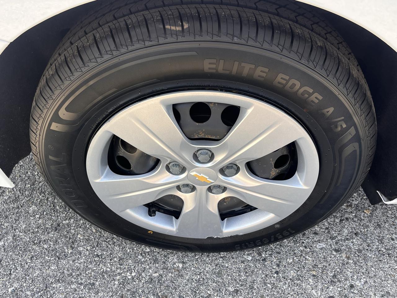 Chevrolet Cruze 4dr Sdn 1.4L LS w/1SB 2017