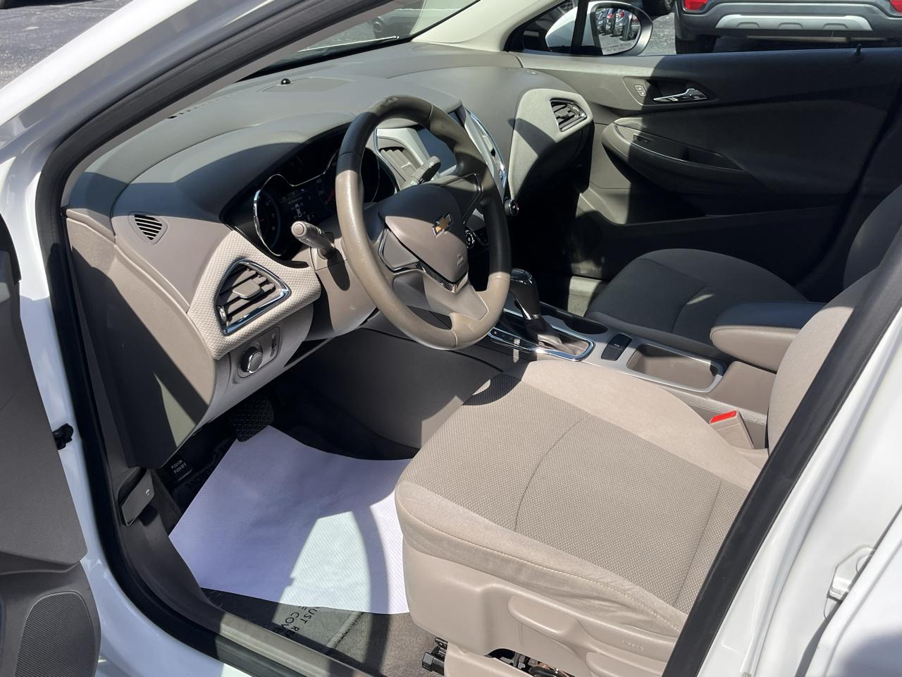Chevrolet Cruze 4dr Sdn 1.4L LS w/1SB 2017