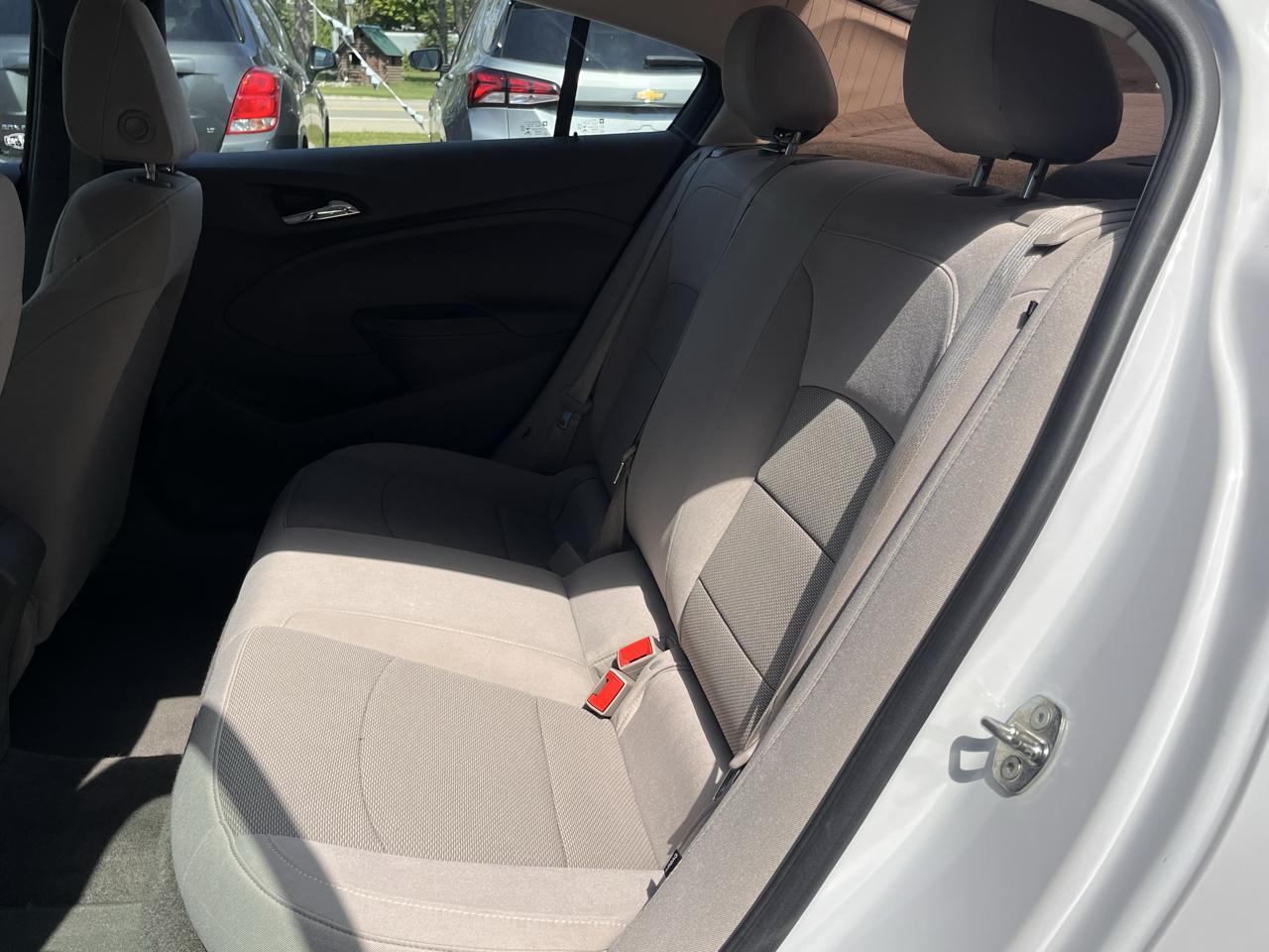 Chevrolet Cruze 4dr Sdn 1.4L LS w/1SB 2017