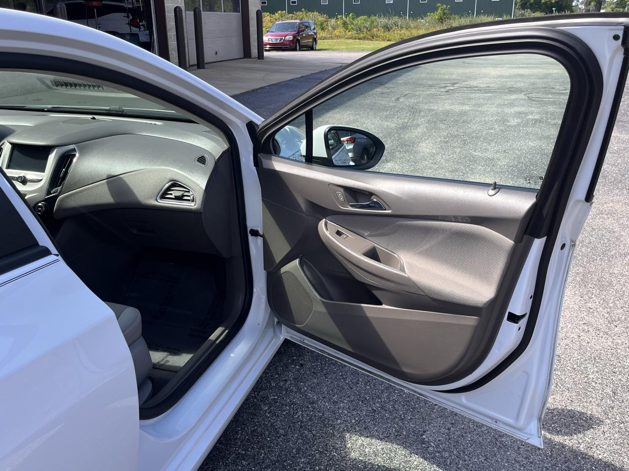 Chevrolet Cruze 4dr Sdn 1.4L LS w/1SB 2017