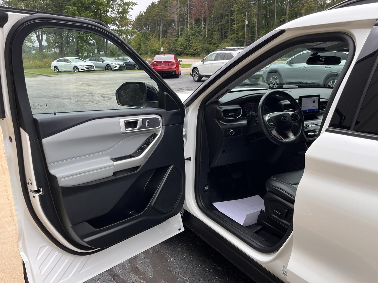 Ford Explorer XLT 4WD 2023