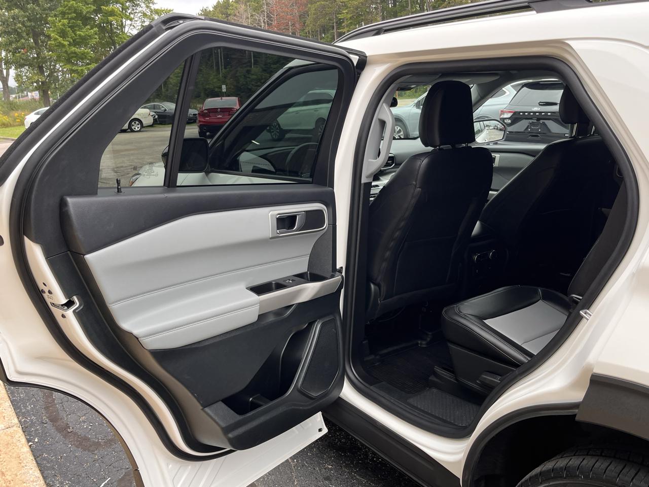 Ford Explorer XLT 4WD 2023