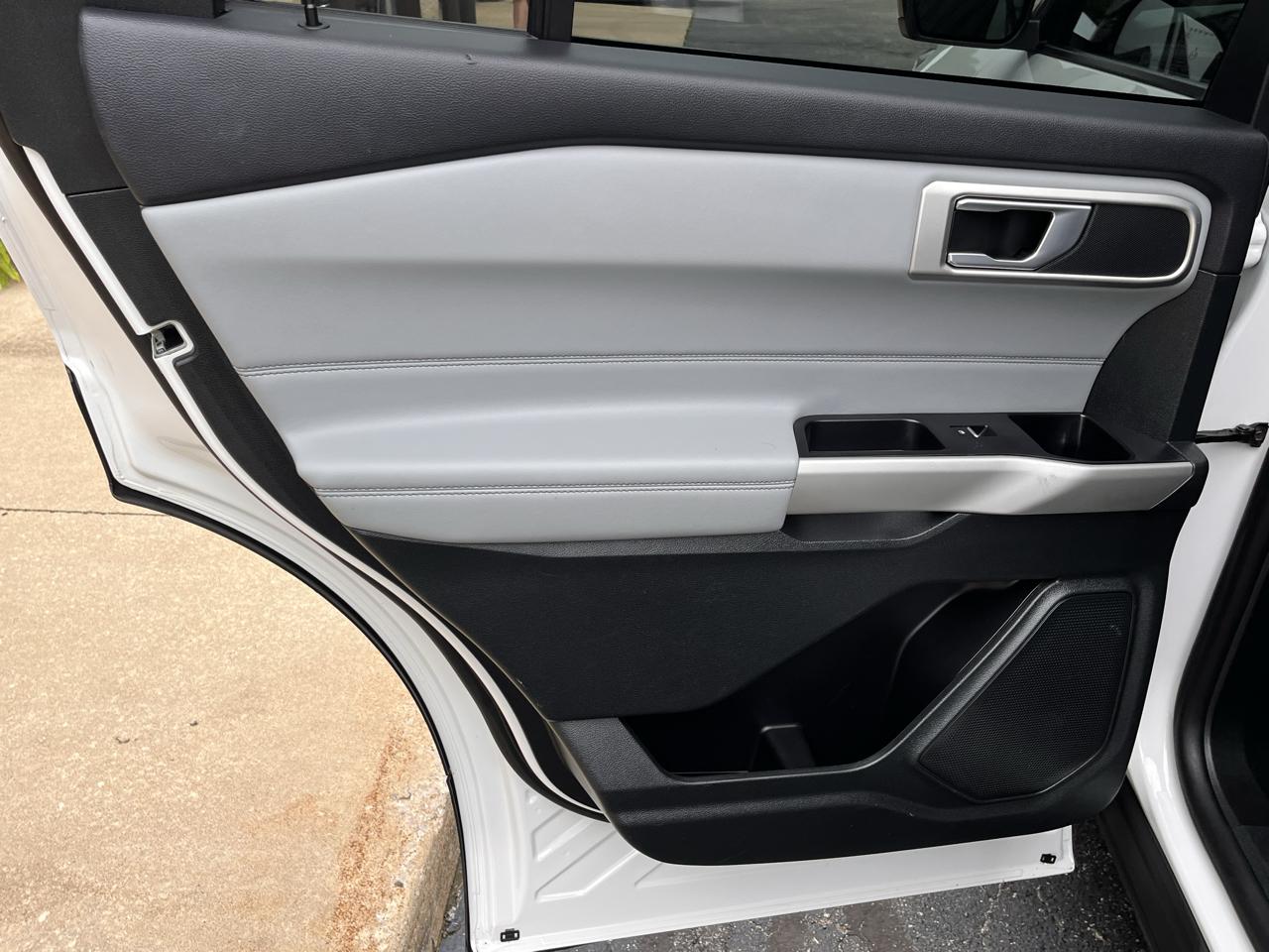 Ford Explorer XLT 4WD 2023