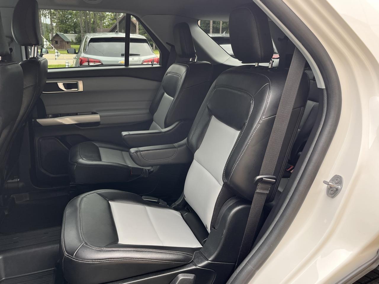 Ford Explorer XLT 4WD 2023