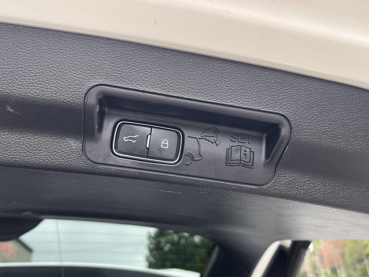 Ford Explorer XLT 4WD 2023