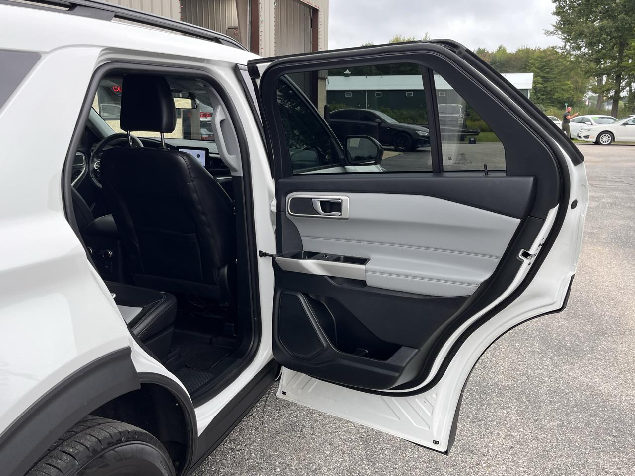 Ford Explorer XLT 4WD 2023