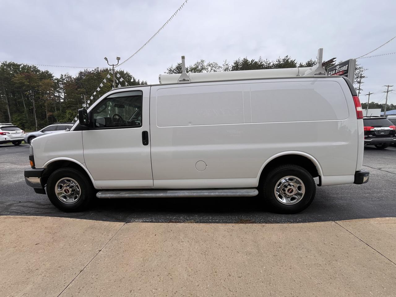 GMC Savana Cargo Van RWD 2500 135" 2018