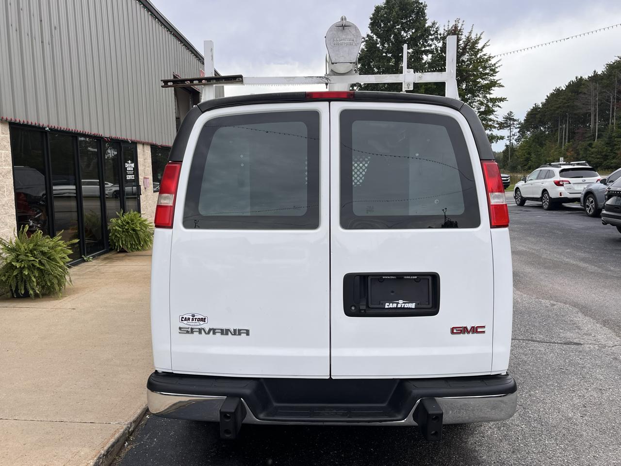 GMC Savana Cargo Van RWD 2500 135" 2018
