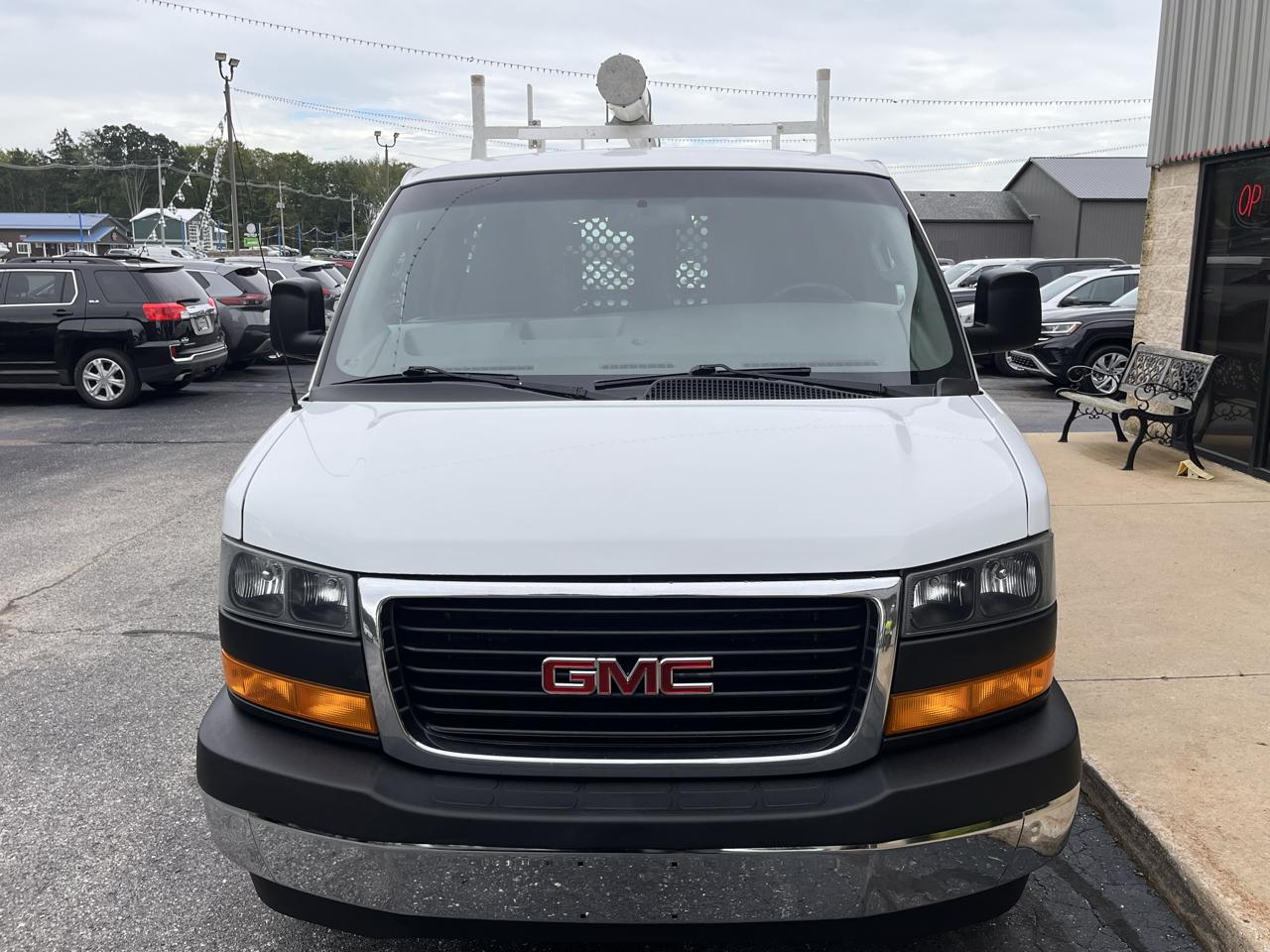 GMC Savana Cargo Van RWD 2500 135" 2018