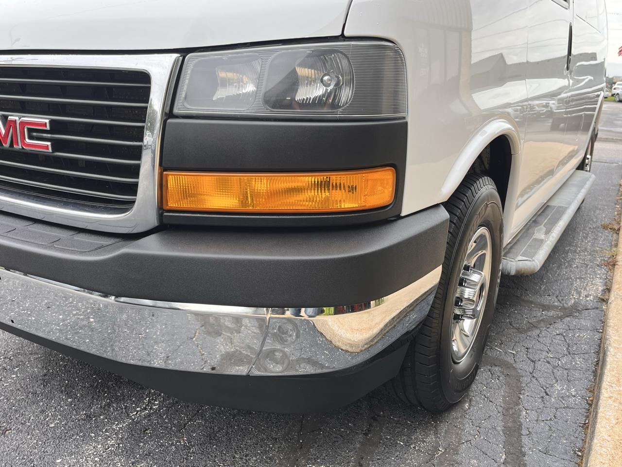 GMC Savana Cargo Van RWD 2500 135" 2018