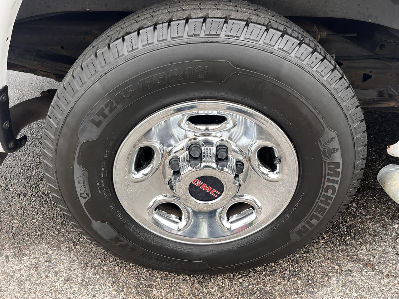 GMC Savana Cargo Van RWD 2500 135" 2018