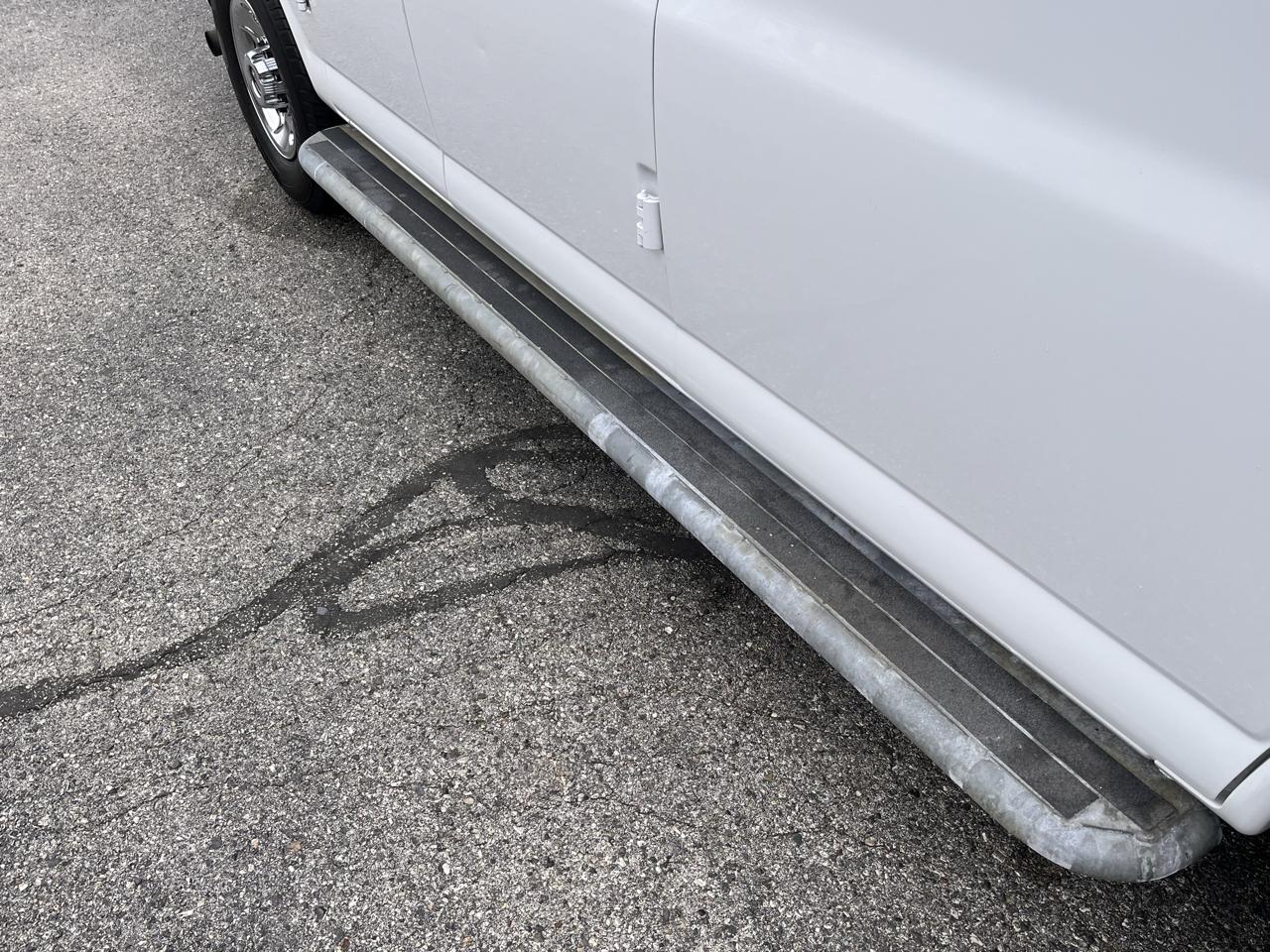 GMC Savana Cargo Van RWD 2500 135" 2018