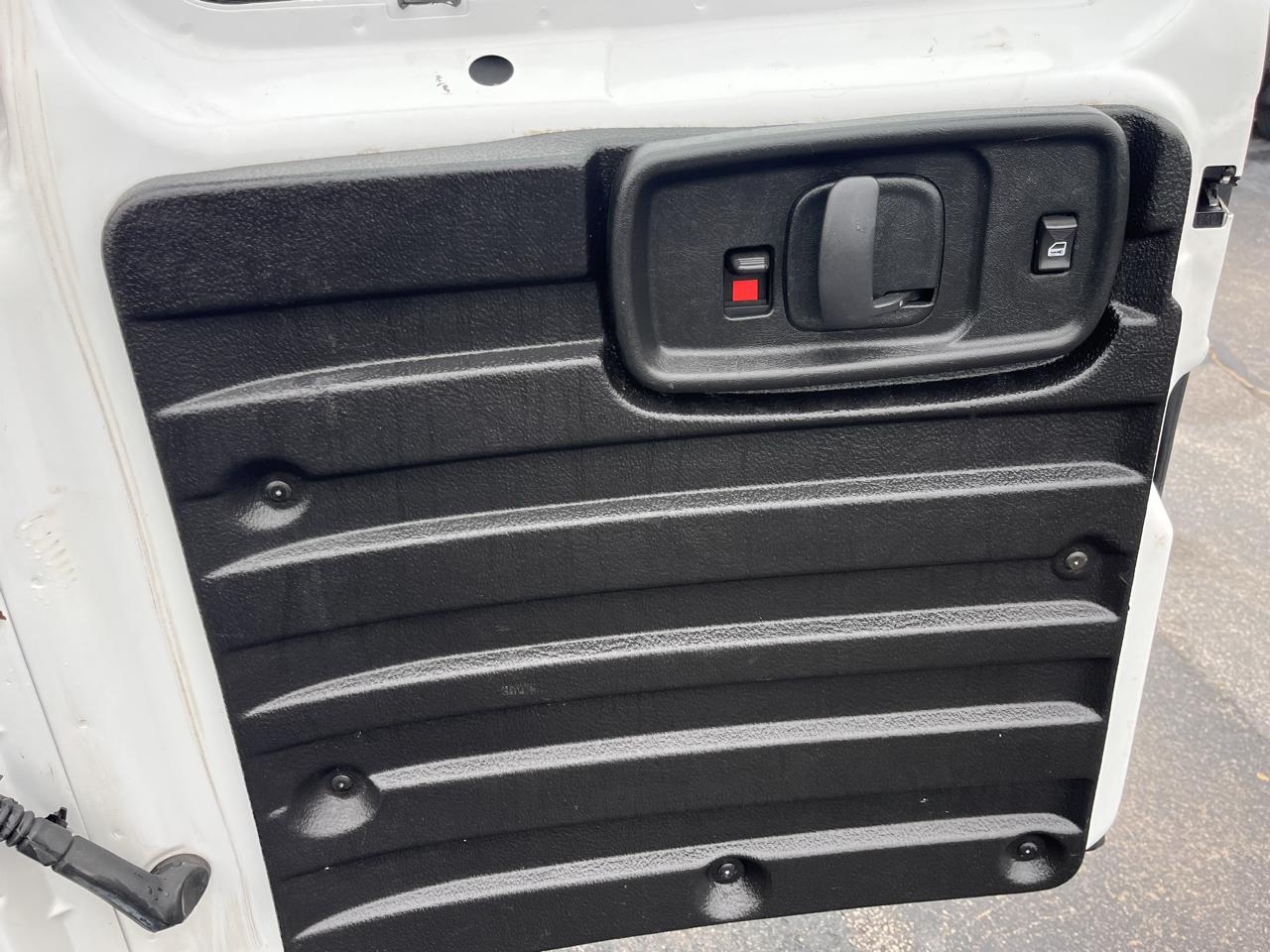 GMC Savana Cargo Van RWD 2500 135" 2018
