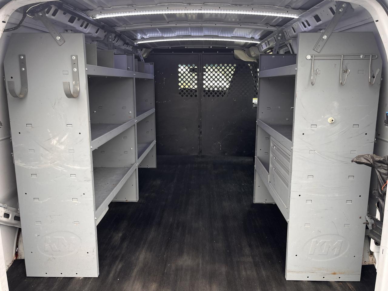 GMC Savana Cargo Van RWD 2500 135" 2018