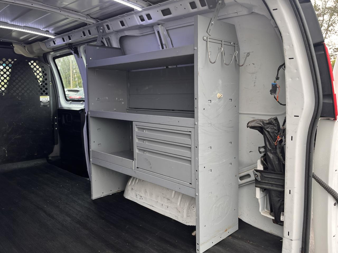 GMC Savana Cargo Van RWD 2500 135" 2018