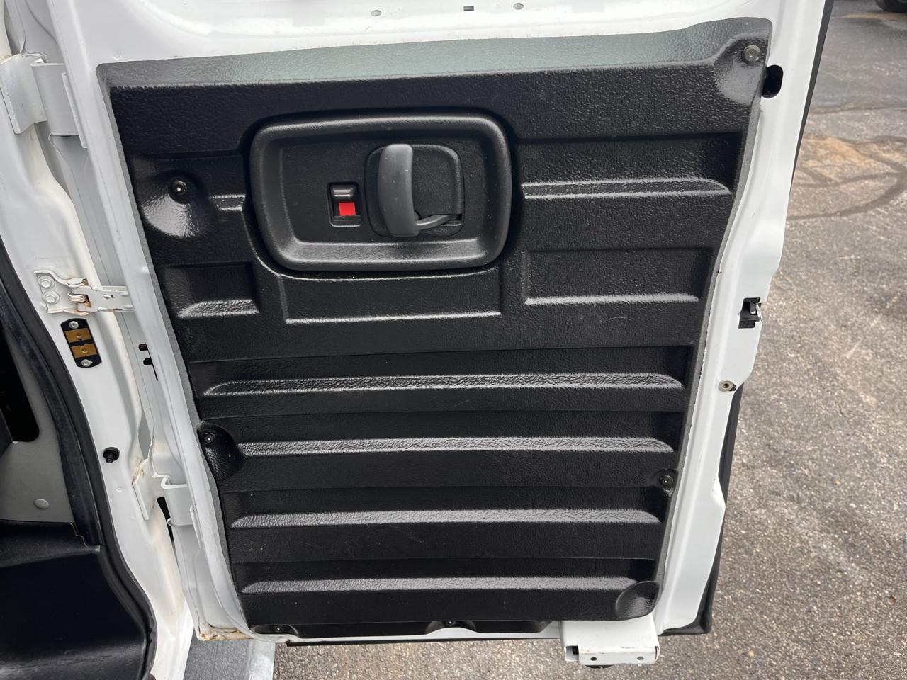 GMC Savana Cargo Van RWD 2500 135" 2018