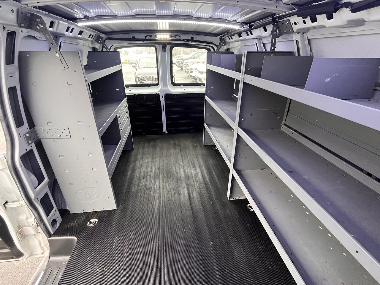 GMC Savana Cargo Van RWD 2500 135" 2018