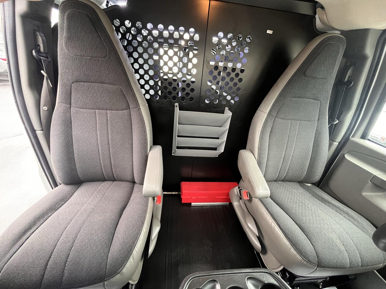 GMC Savana Cargo Van RWD 2500 135" 2018