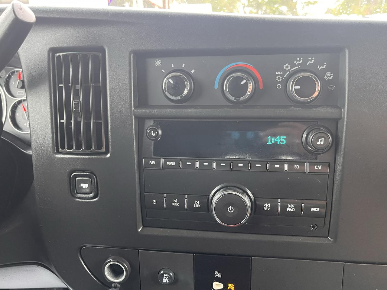 GMC Savana Cargo Van RWD 2500 135" 2018