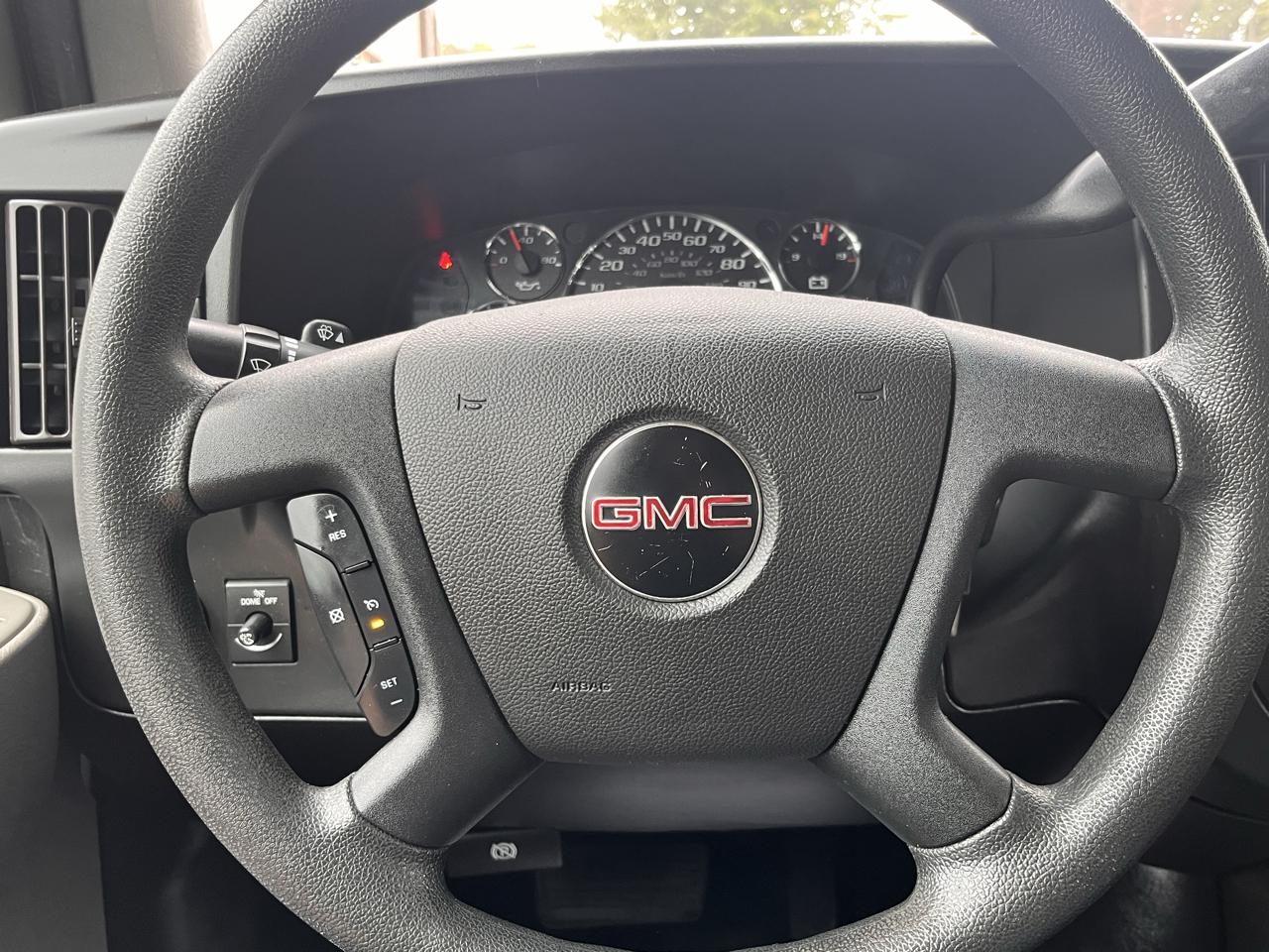 GMC Savana Cargo Van RWD 2500 135" 2018