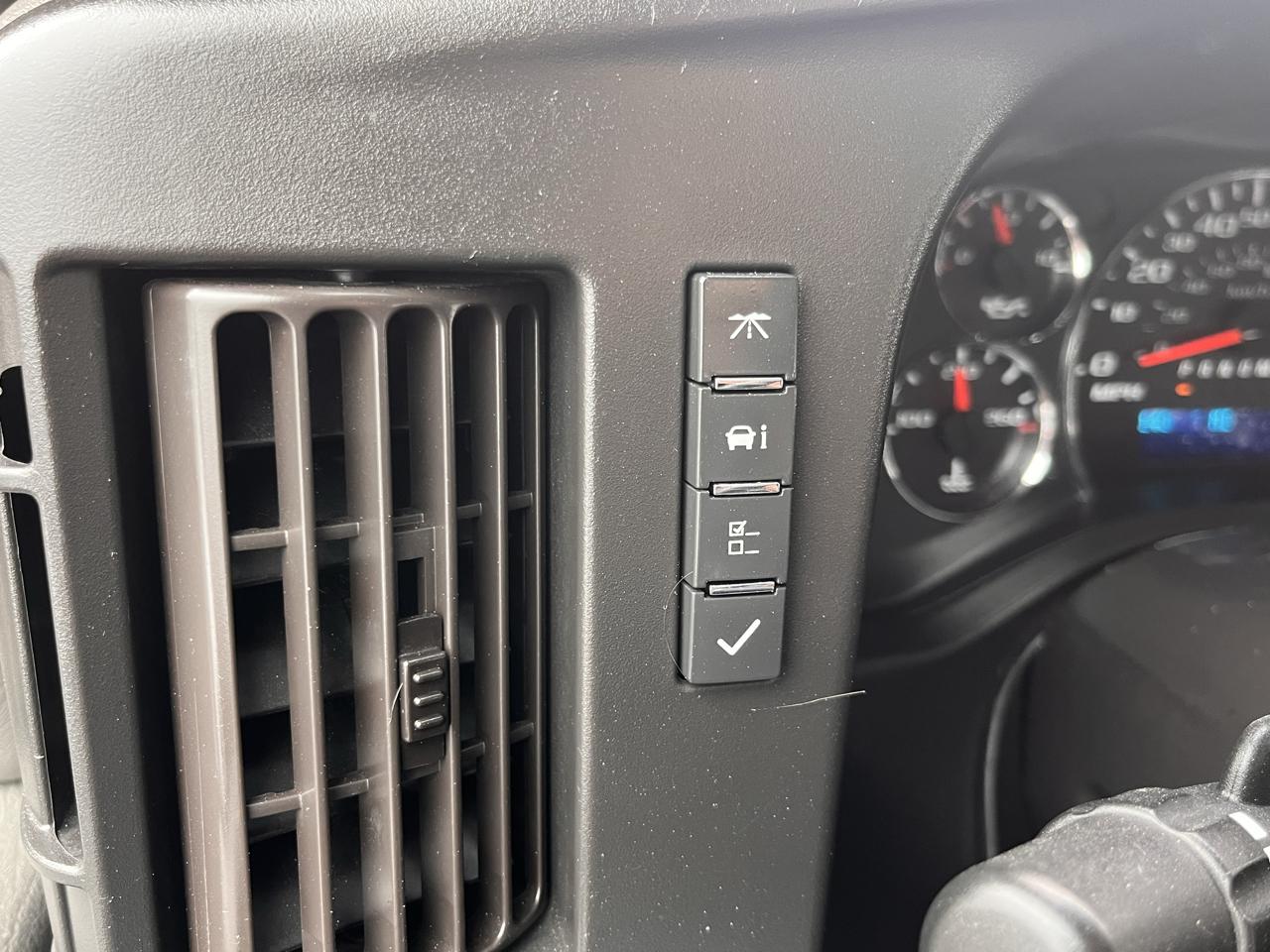 GMC Savana Cargo Van RWD 2500 135" 2018