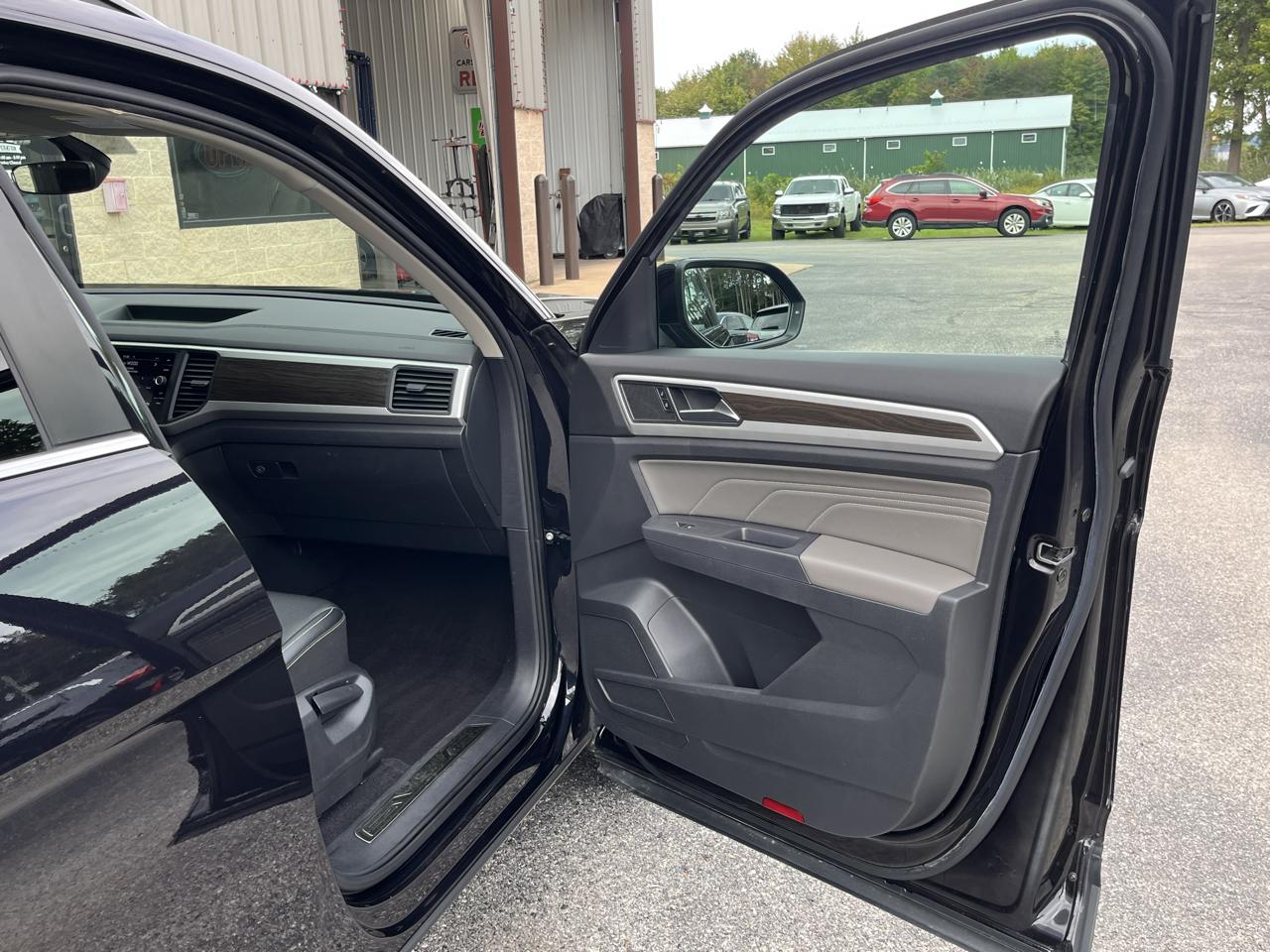 Volkswagen Atlas 2021.5 3.6L V6 SE w/Technology 4MOTION 2021