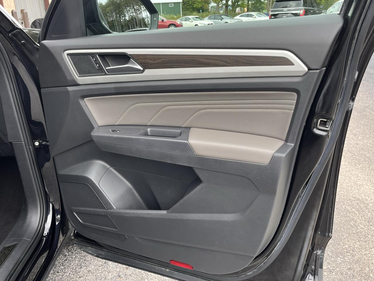 Volkswagen Atlas 2021.5 3.6L V6 SE w/Technology 4MOTION 2021