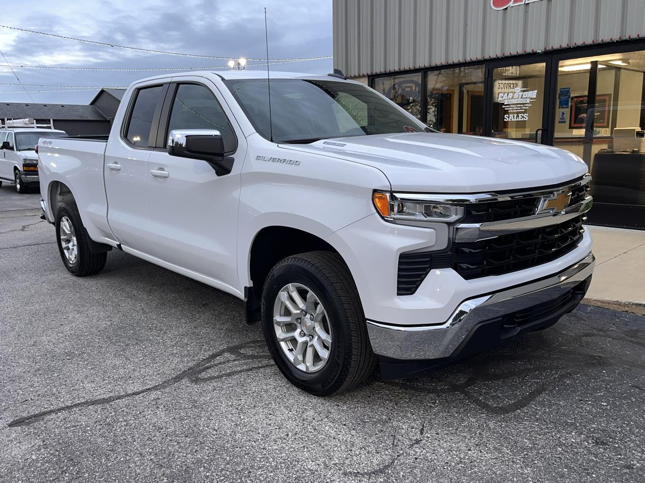 Chevrolet Silverado 1500 4WD Double Cab 147" LT w/2FL 2025