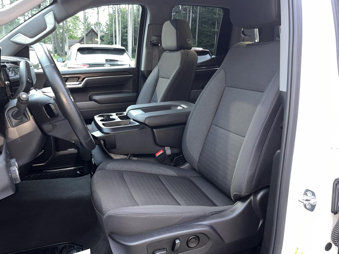 Chevrolet Silverado 1500 4WD Double Cab 147" LT w/2FL 2025