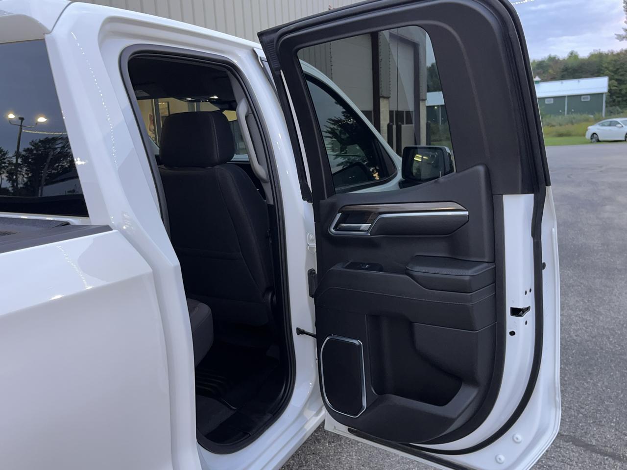 Chevrolet Silverado 1500 4WD Double Cab 147" LT w/2FL 2025