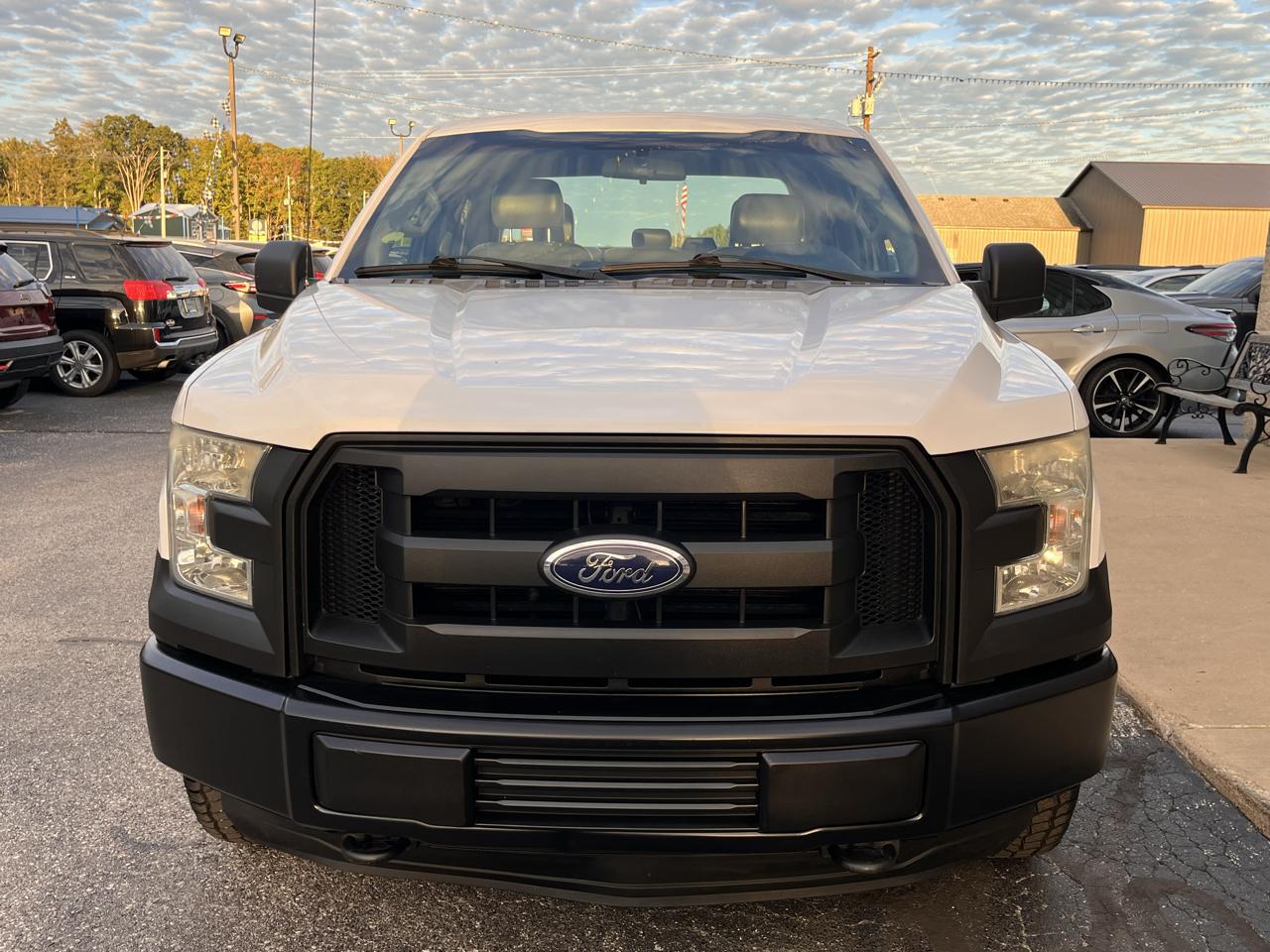 Ford F-150 4WD SuperCrew 145" XL 2015