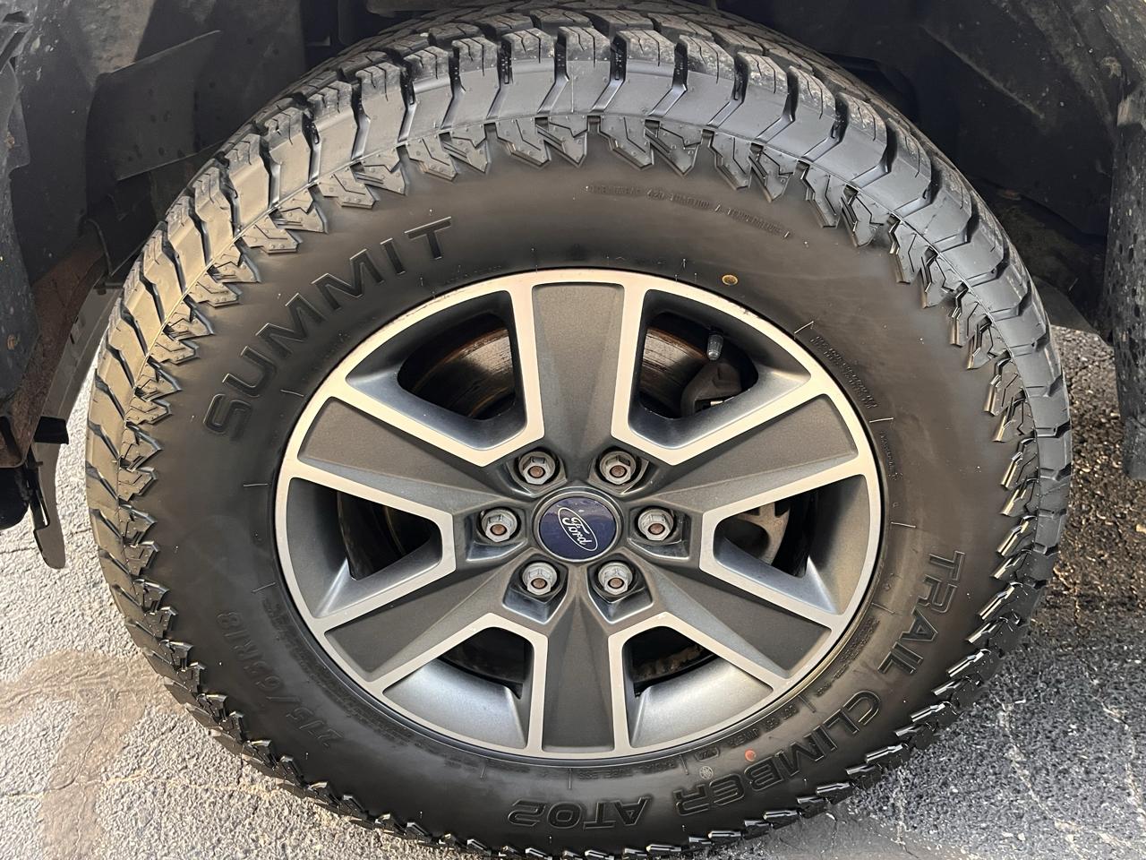Ford F-150 4WD SuperCrew 145" XL 2015