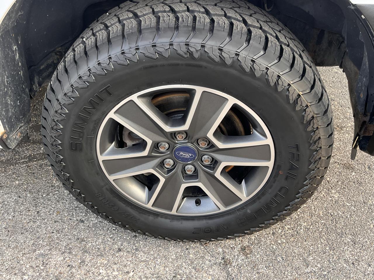 Ford F-150 4WD SuperCrew 145" XL 2015