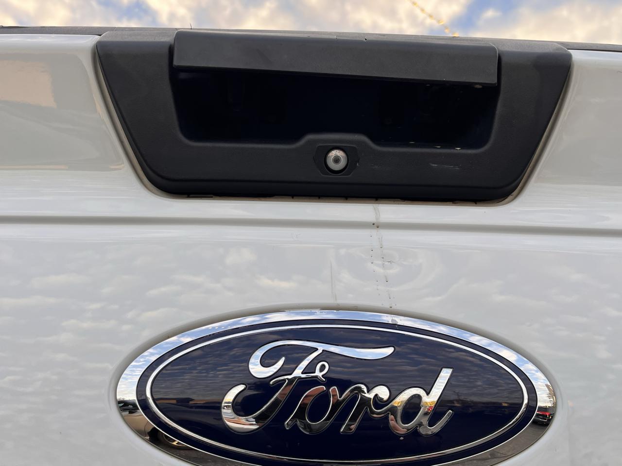 Ford F-150 4WD SuperCrew 145" XL 2015