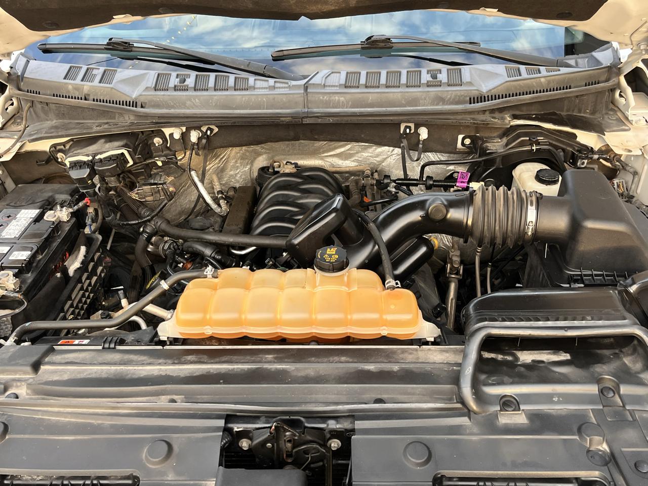 Ford F-150 4WD SuperCrew 145" XL 2015