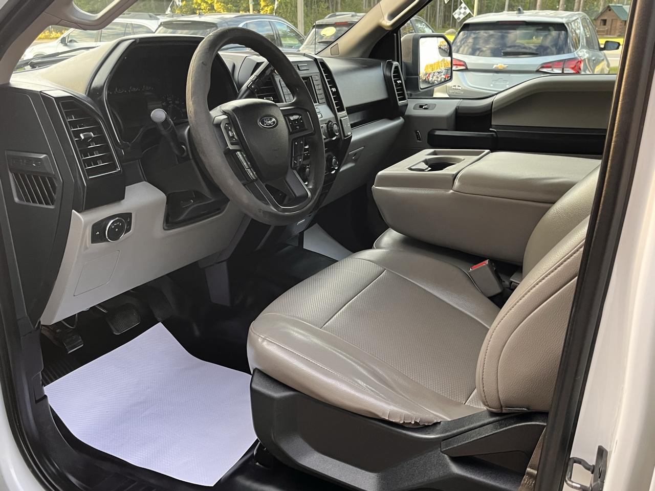 Ford F-150 4WD SuperCrew 145" XL 2015