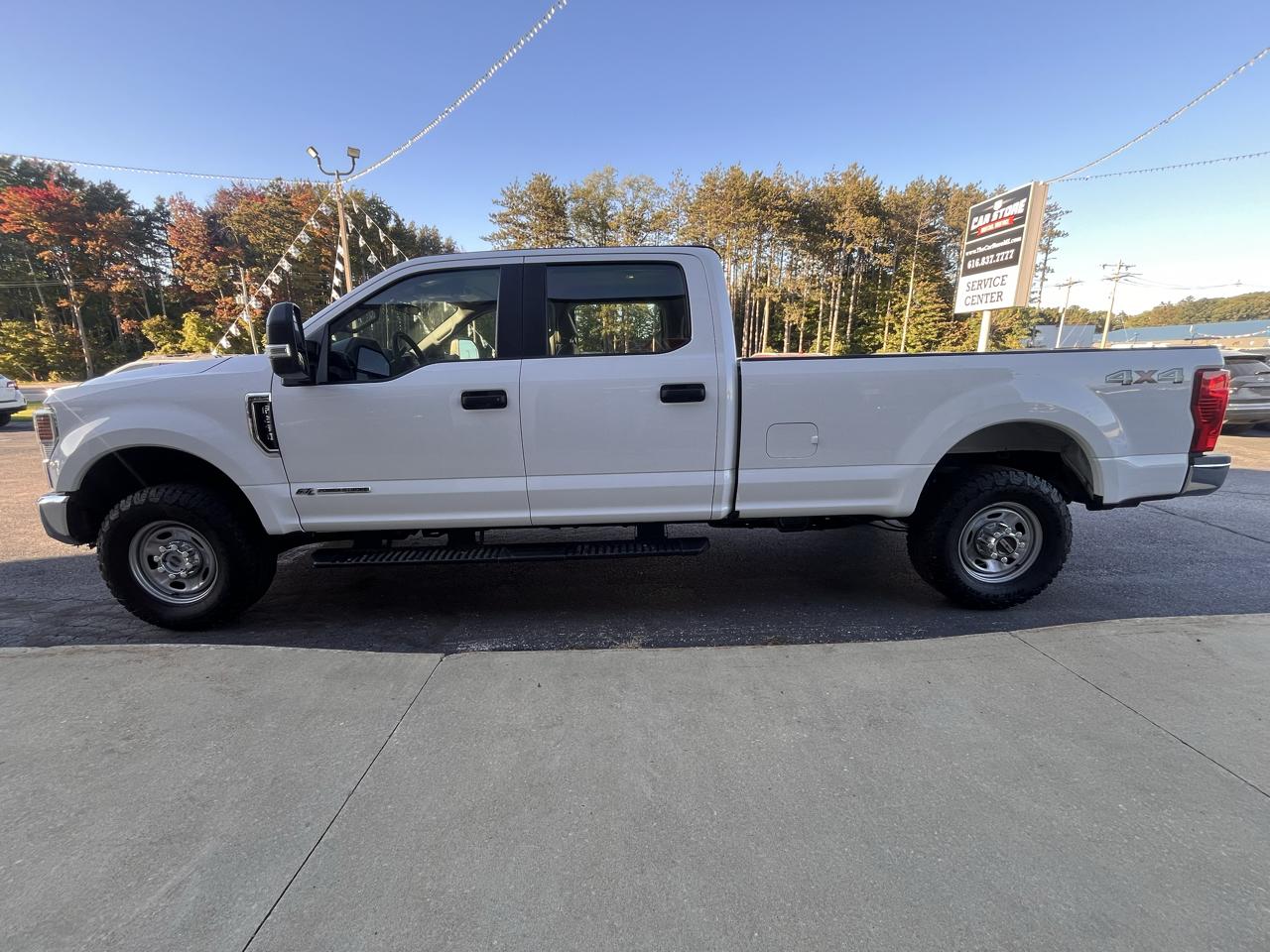 Ford Super Duty F-250 SRW XL 4WD Crew Cab 8' Box 2022