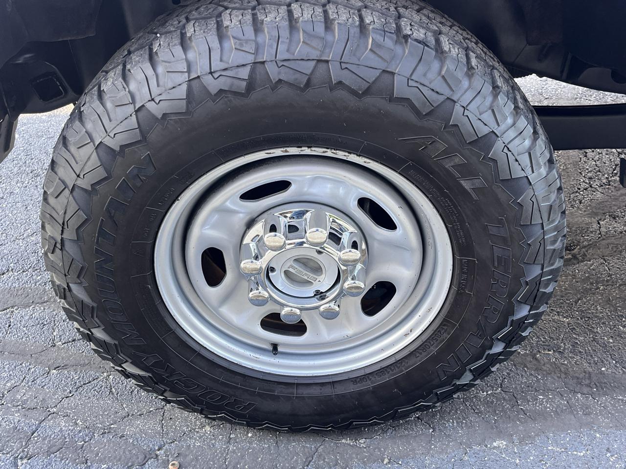 Ford Super Duty F-250 SRW XL 4WD Crew Cab 8' Box 2022
