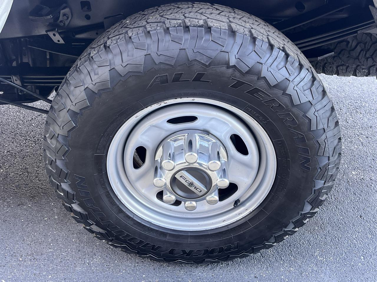 Ford Super Duty F-250 SRW XL 4WD Crew Cab 8' Box 2022
