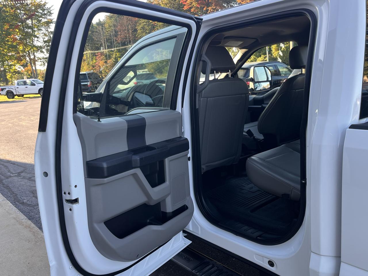Ford Super Duty F-250 SRW XL 4WD Crew Cab 8' Box 2022