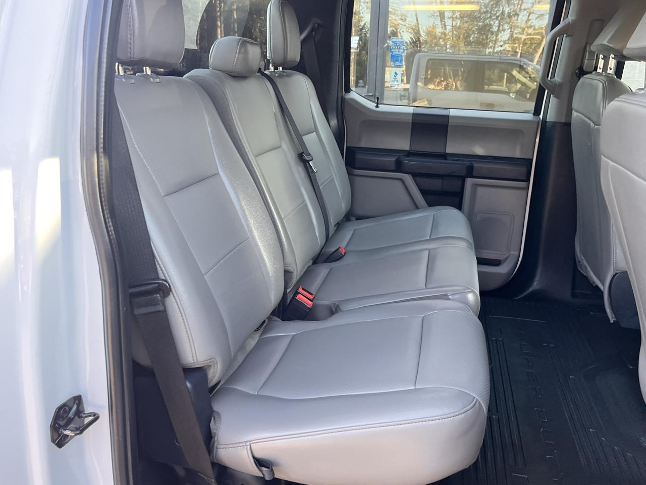 Ford Super Duty F-250 SRW XL 4WD Crew Cab 8' Box 2022