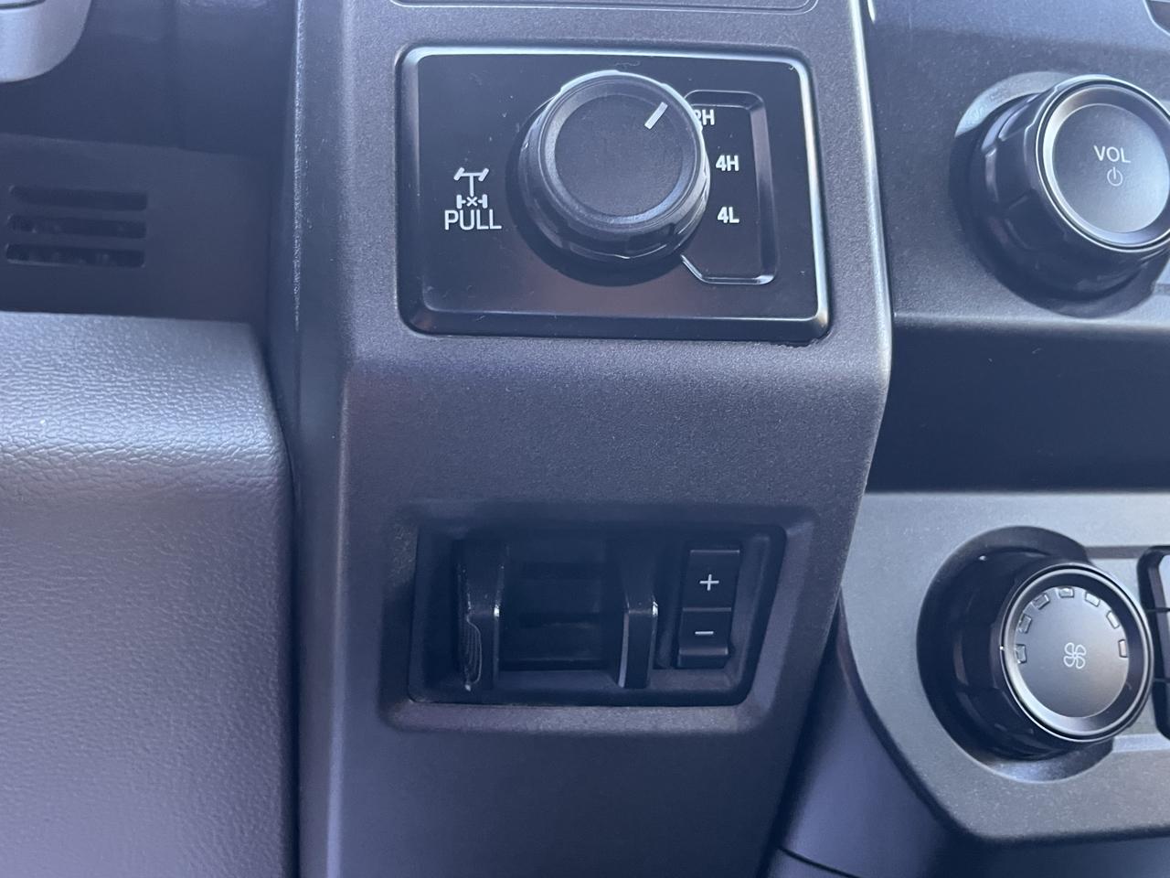 Ford Super Duty F-250 SRW XL 4WD Crew Cab 8' Box 2022