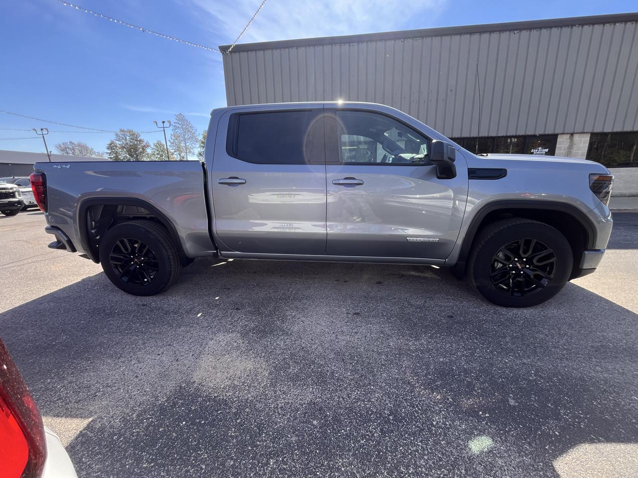 GMC Sierra 1500 4WD Crew Cab 147" Elevation w/3VL 2024