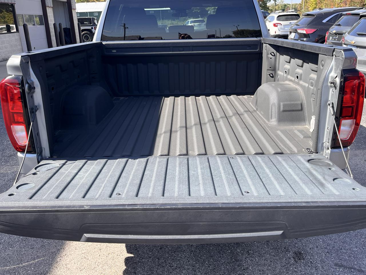GMC Sierra 1500 4WD Crew Cab 147" Elevation w/3VL 2024